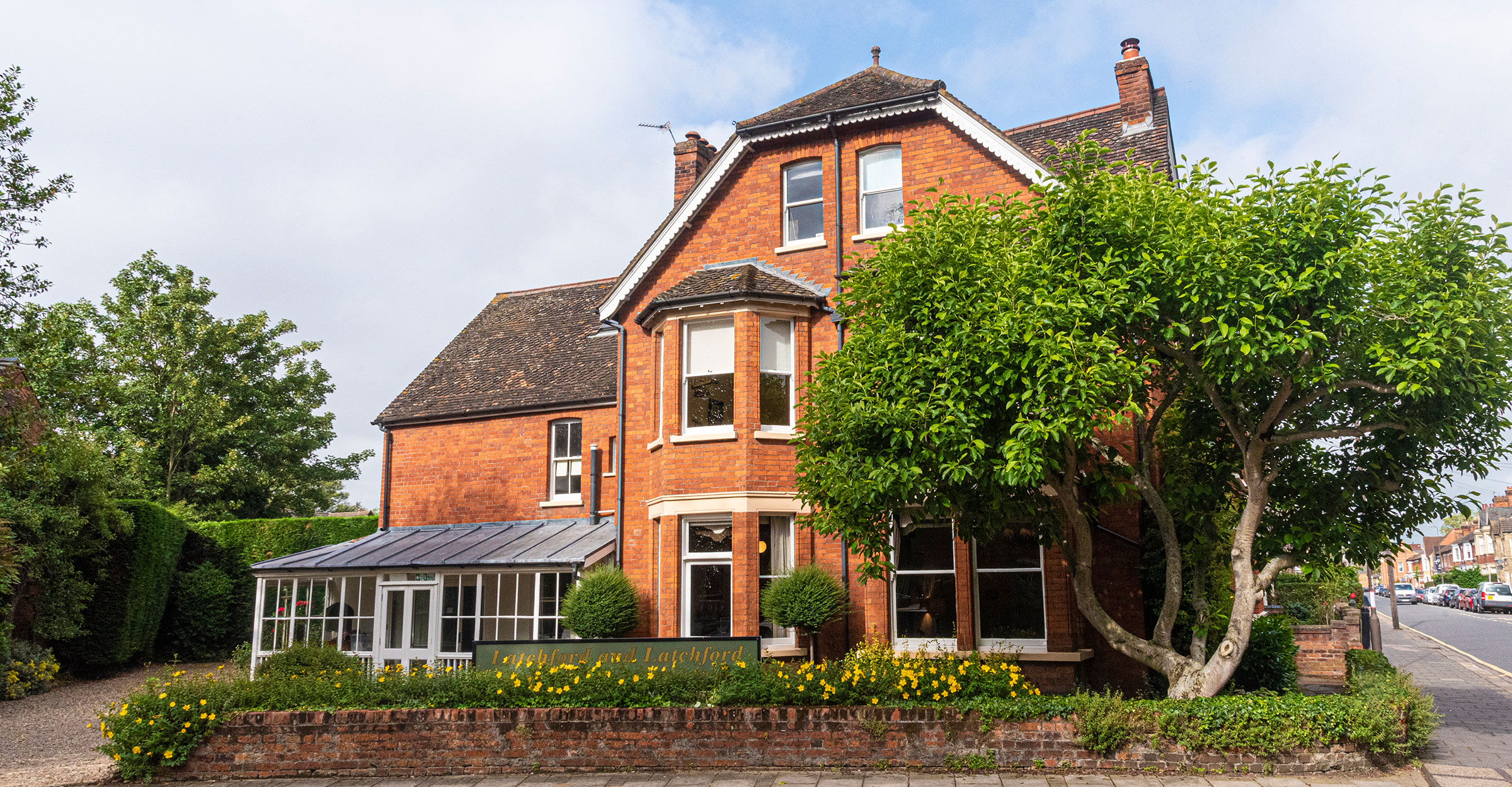 Latchford and Latchford Dental Practice in Bedford